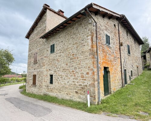 Castel San Niccolò (AR) Frazione Caiano Castel San Niccolo AR Frazione Caiano 500x400