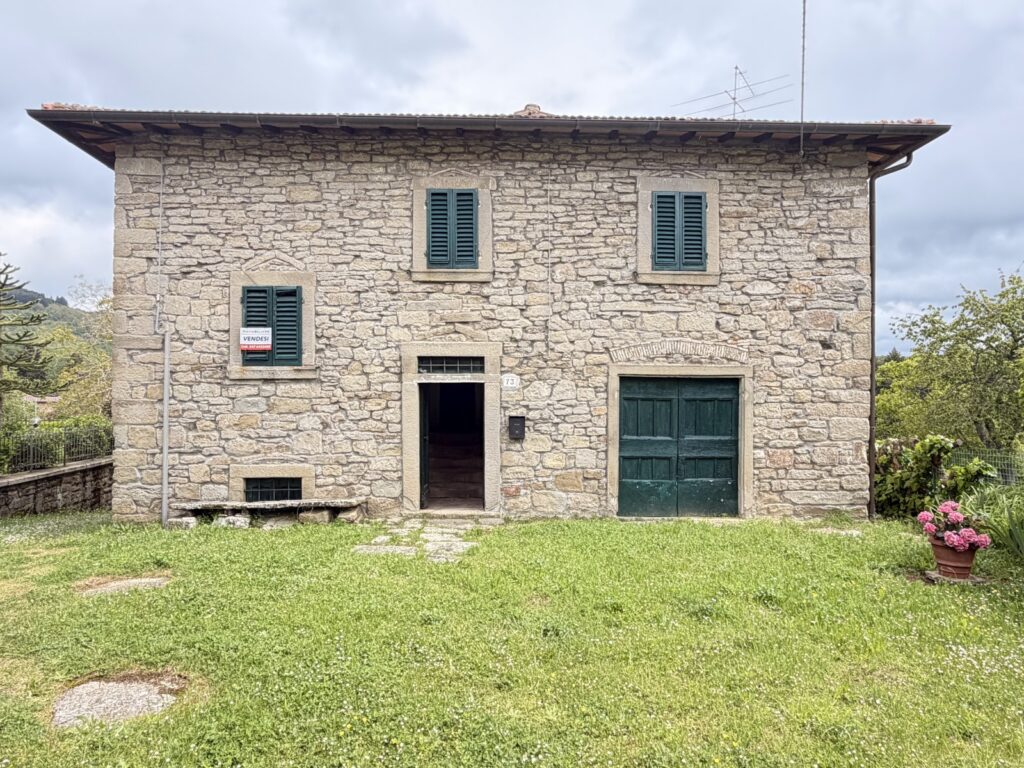 Casale Rustico in Vendita — Caiano, Castel San Niccolò (AR) Castel San Niccolo AR Frazione Caiano1 1024x768