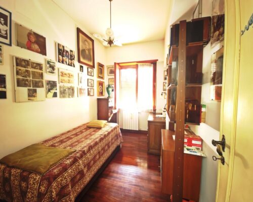 Roma , in Via al Quarto Miglio11