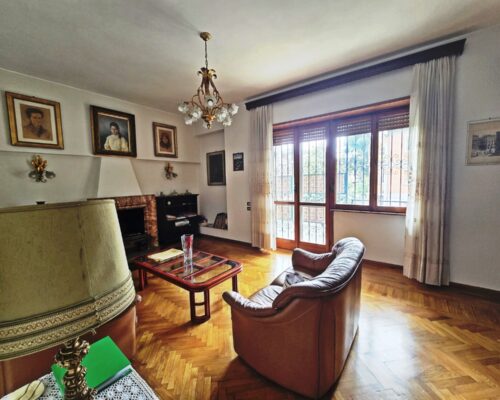 Roma , in Via al Quarto Miglio4